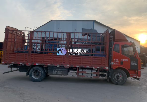 陜西TD75皮帶機(jī)現(xiàn)場(chǎng)案例